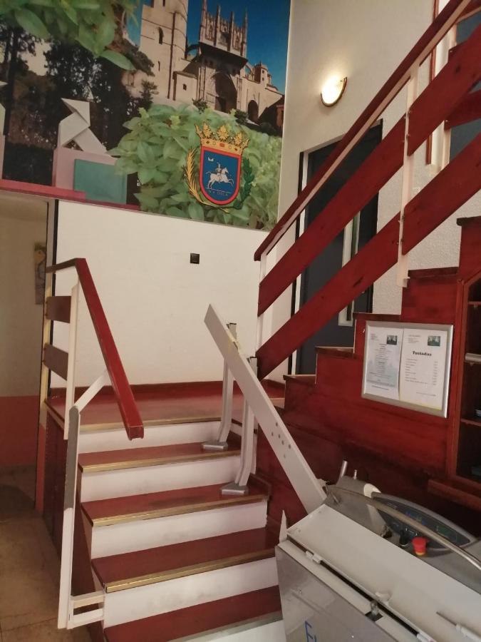 Hostal Jaime I Уэска Экстерьер фото