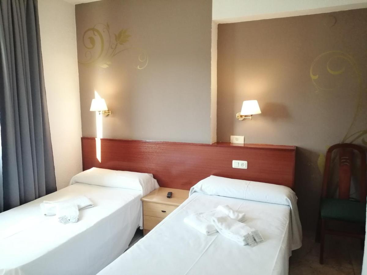 Hostal Jaime I Уэска Экстерьер фото
