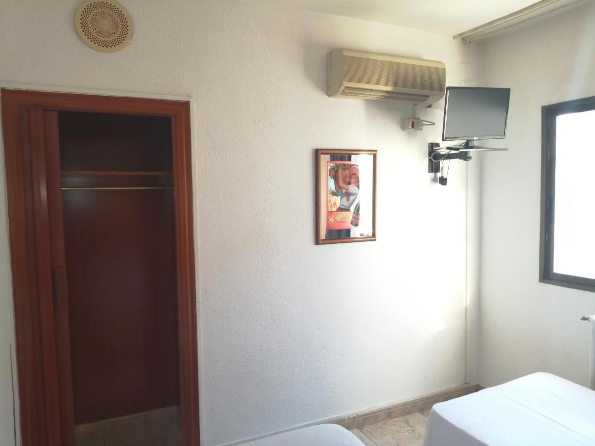 Hostal Jaime I Уэска Экстерьер фото