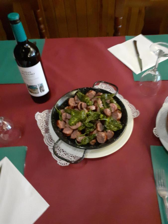 Hostal Jaime I Уэска Экстерьер фото